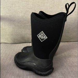 Muck kid boots! Size 10